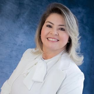 Dra. Carla Frediani Brito