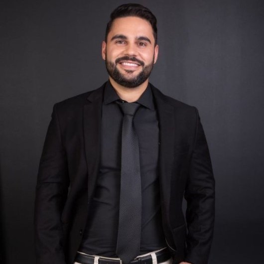 Dr. Lucas Henrique