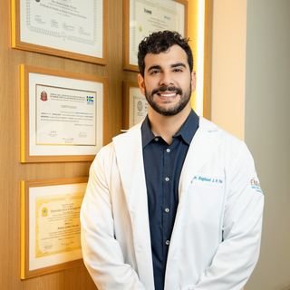 Dr. Raphael Fins