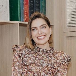 Dra. Carolina Andrade Guedes Dos Santos