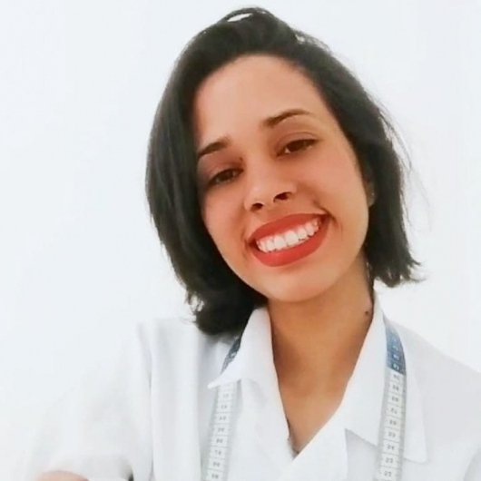 Dra. Ísis Caroline Oliveira Silva