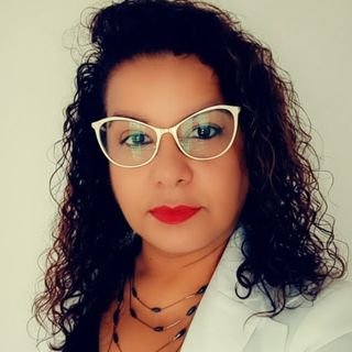 Dra. RENATA SILVA CHAVES