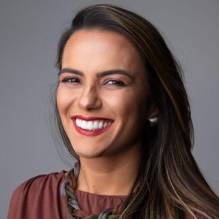 Dra. Fernanda Rodrigues Alves