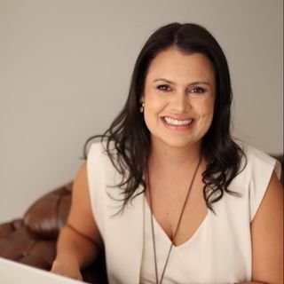 Dra. Samilla Araujo