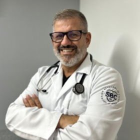 Dr. Eduardo Ferreira de Siqueira