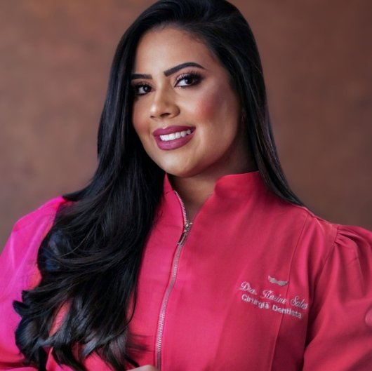 Dra. Karine Sales