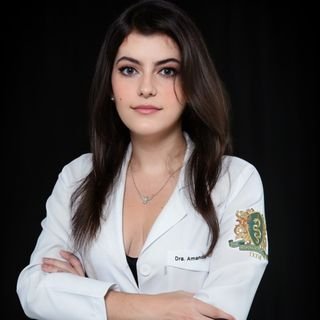 Dra. Amanda Ramires Ferraz Cury