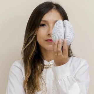 Dr. Maíra Falcão