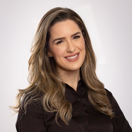 Dra. Érica Almeida Machado Coutinho