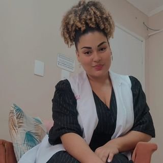 Dra. Kethelly Cristina Pereira Ribeiro
