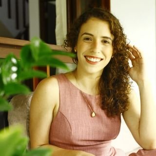 Dra. Letícia Coelho