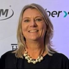 Dra. Mariana Neumann