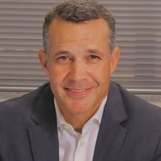 Dr. Ricardo Juveniz Souza Dos Santos