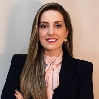 Dra. Silvia Caroline Neves Ribeiro