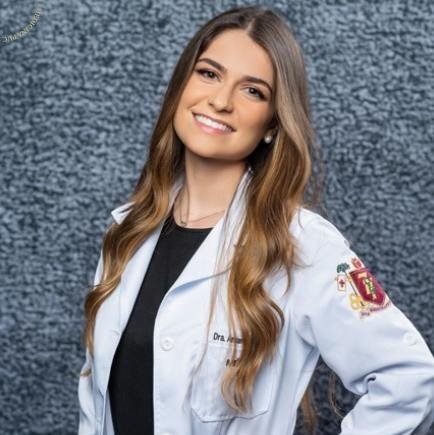 Dra. Amanda Zanlorenzi
