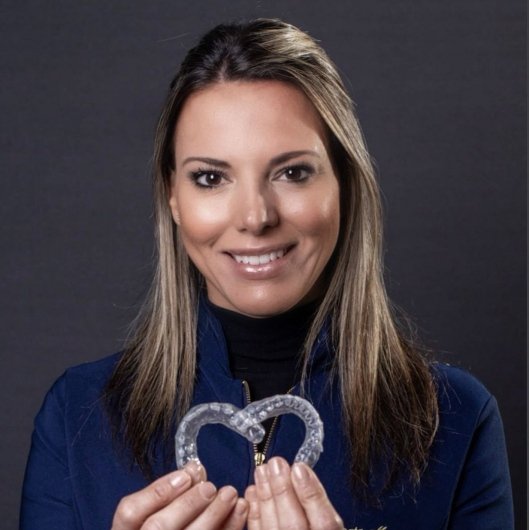 Dra. Renata Rosario Marins