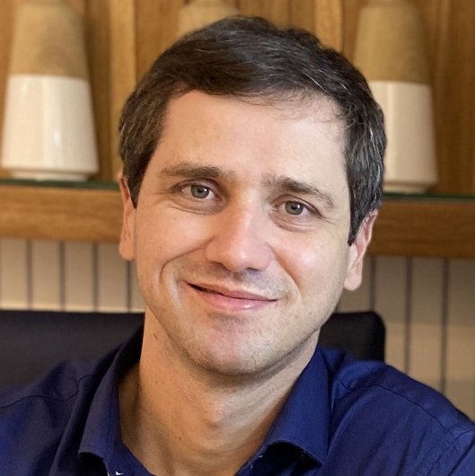 Dr. Andre Baars Baptista