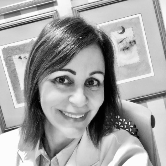 Dra. Luciana Barreto Carneiro