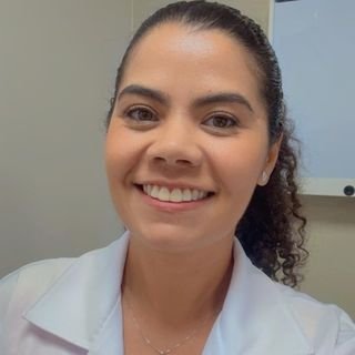 Dra. Quezia Simões Lessa