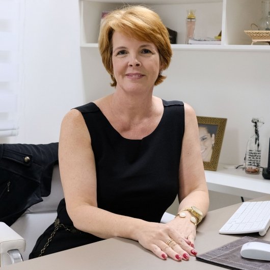 Dra. Adriana Rodrigues Fernandes Novaes