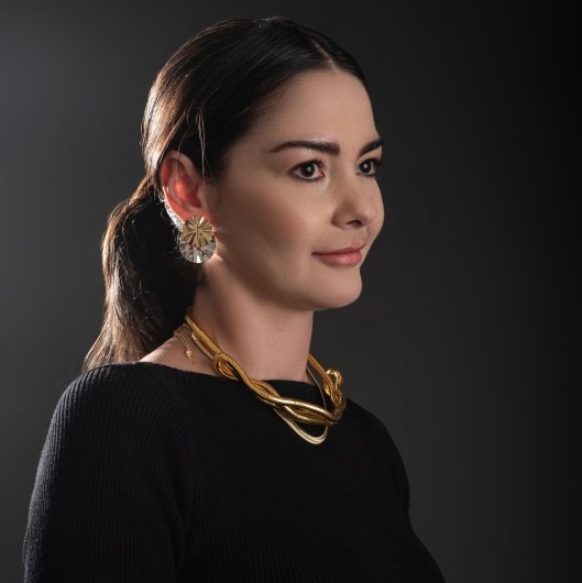 Dra. Gabriela Carminhola Gomes Varela