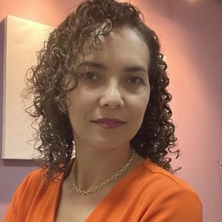 Dra. Vanessa Oliveira