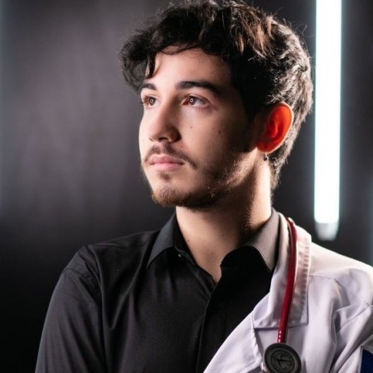 Dr. Matheus Correia Lacerda