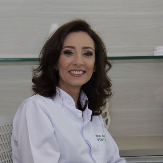 Dra. Luciana de Andrade Norões