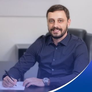 Dr. MARCOS VINICIUS FERREIRA LOBATO