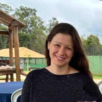 Dra. Fabiana Cares Frattes