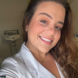 Dra. Júlia Teixeira Neves Binda