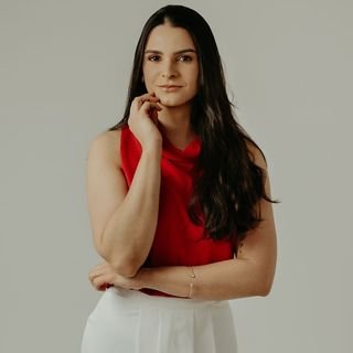 Dra. Letícia Dias Camargo