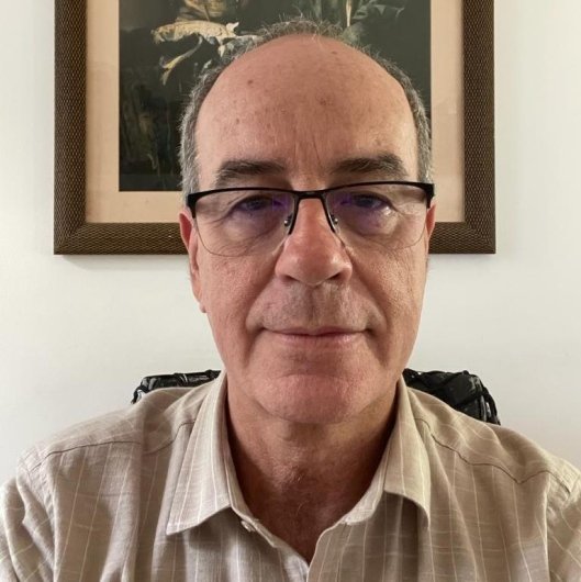 Dr. Gilson Reis Santos