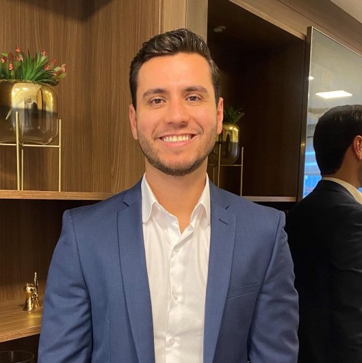 Dr. André Soares