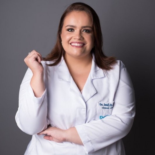 Dra. Jamilly Aparecido Sperandio