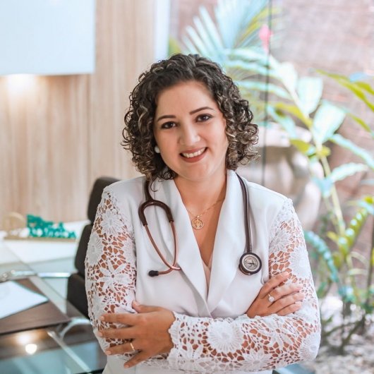 Dra. Carla Bezerra Lopes Almeida