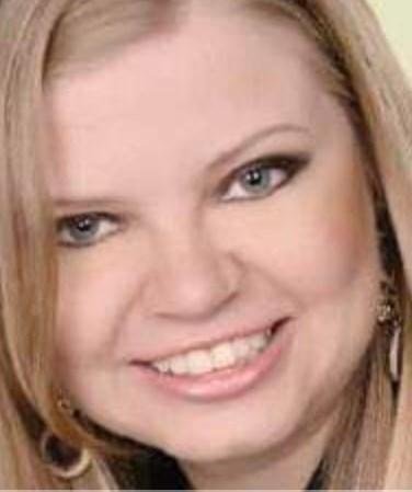 Dra. Larissa Vaz Gomes