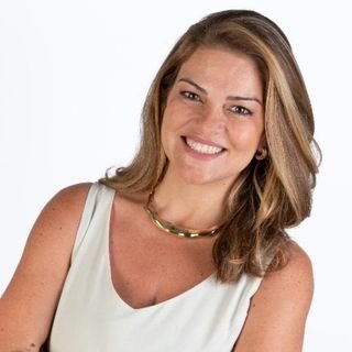 Dra. Silvia Lacerda