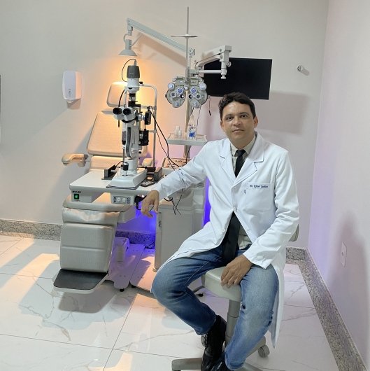 Dr. Klever Cardoso