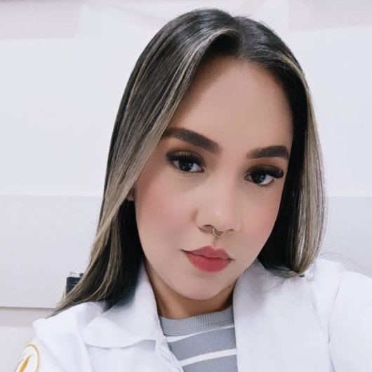 Ana Karen de Mello