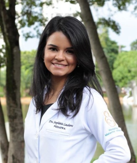 Dra. Stephânia Laudares