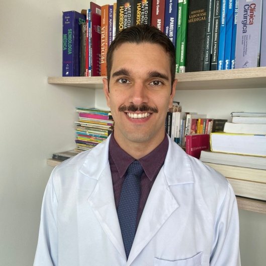 Dr. Thiago Bertochi