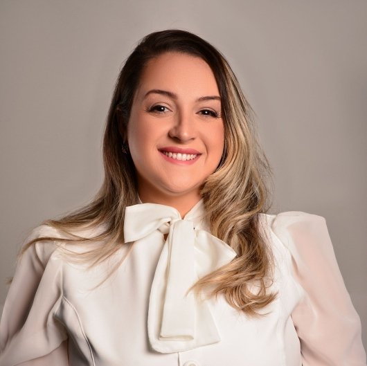 Dra. Thais G. Prado
