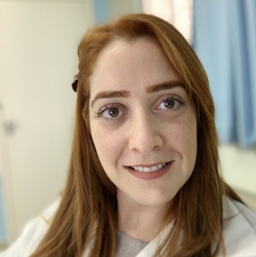 Dra. Leticia Zaccaria Prates de Oliveira