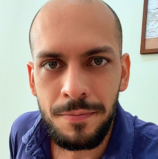 Dr. Áquila Martins