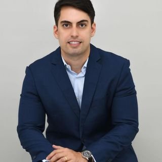 Dr. Vinicius Macedo Martins