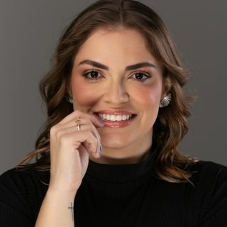 Dra. Isadora Guerra