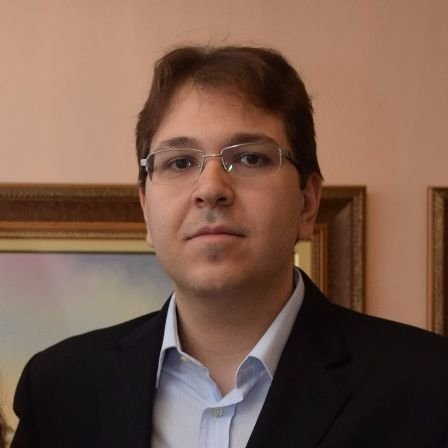 Dr. Sthefano Atique Gabriel