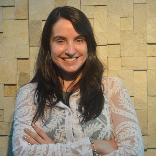 Dra. Monique de Oliveira Valdek