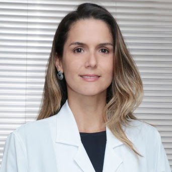 Dra. Letícia Gomes de Barros